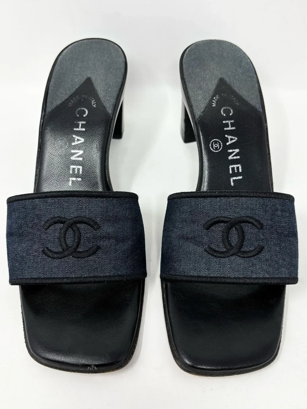 CHANEL vintage navy